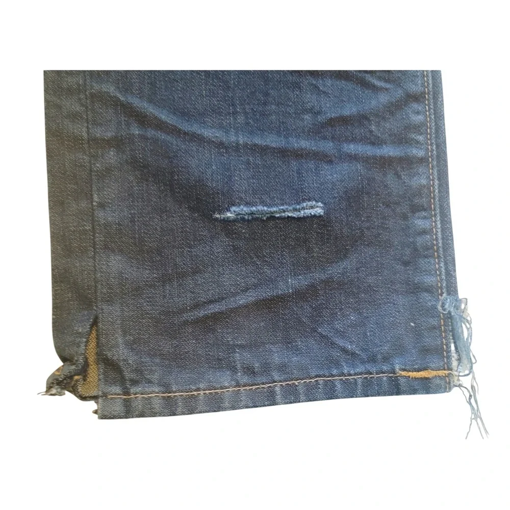 True Religion Geno Men's 32 Relaxed Slim Distressed Denim‎ Jeans USA Made